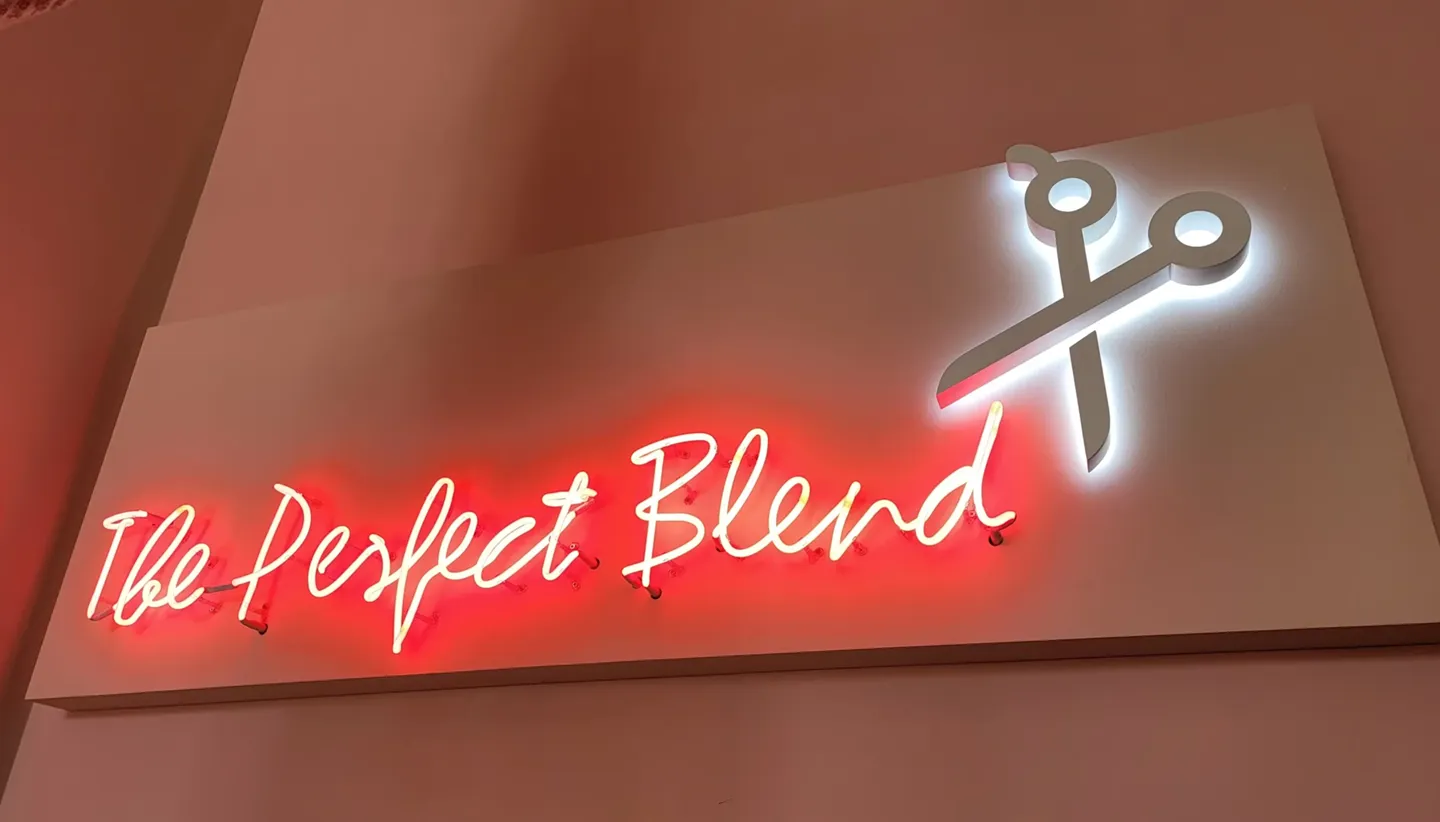 Custom neon signs Dubai